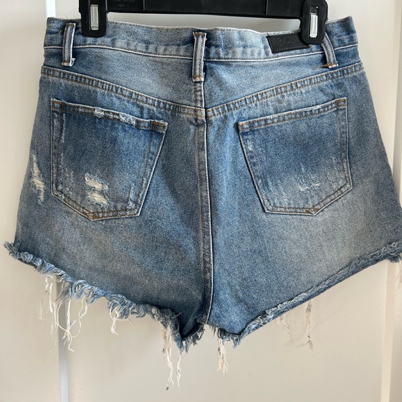 NWOT - Elan Denim Shorts Size M - Picture 3 of 3
